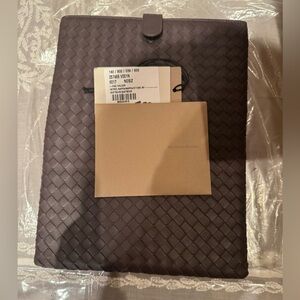 ❤️ BOTTEGA VENETA Dark Brown Intrecciato Nappa Woven I-PAD Holder